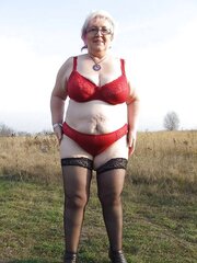 Granny PLUMPER Bare