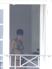 Rihanna-BARE- WARM SUPER-FUCKING-HOT SUPER-FUCKING-HOT !!!!! NO FAKE